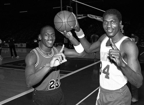 michael-jordan-hakeem-olajuwon